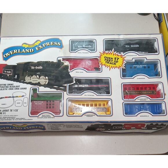Vintage Overland Express Train Set Batteries + Smoke Around Tree 8 Car & Station